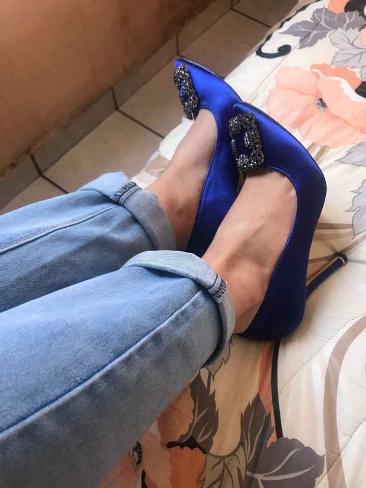 Triste por no encontrar mis zapatos.  - 1