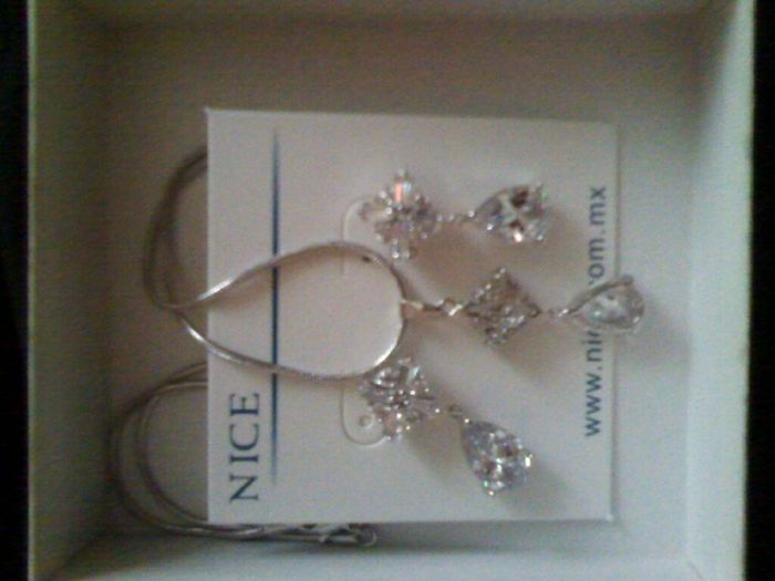 Mis aretes y cadenita intensamente feliz - 1