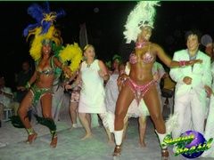 Boda en Playa amenizada por Batucada