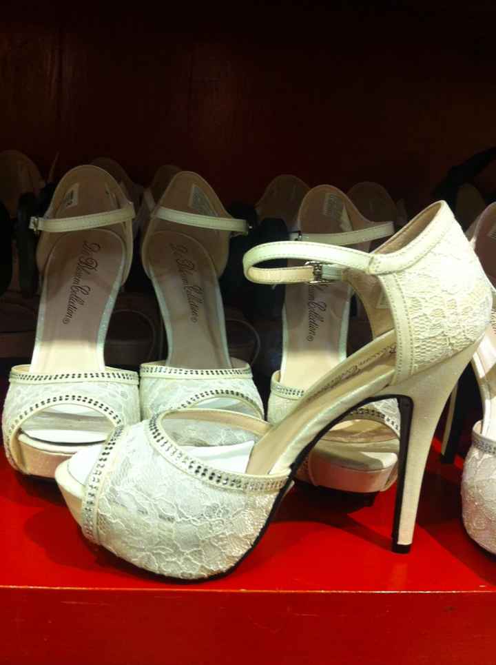 Las zapatillas y mi areglo personal :)  - 1