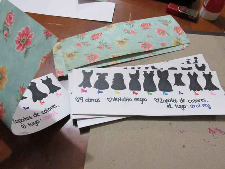 Papelitos recortados en cartonsillo lindo