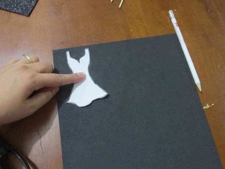 Dibujar contorno detrás del foami
