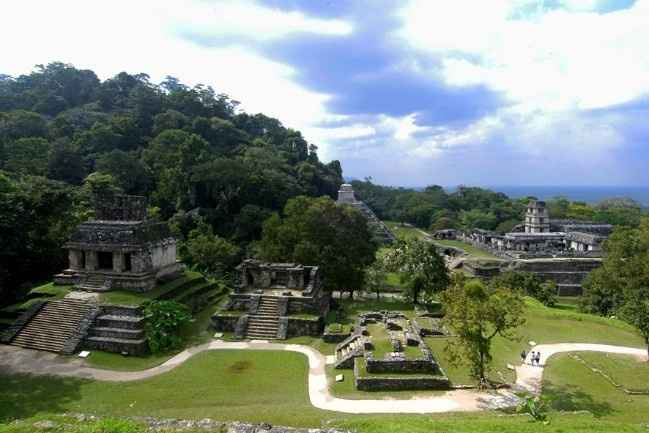 Zona Arquelógica en Palenque