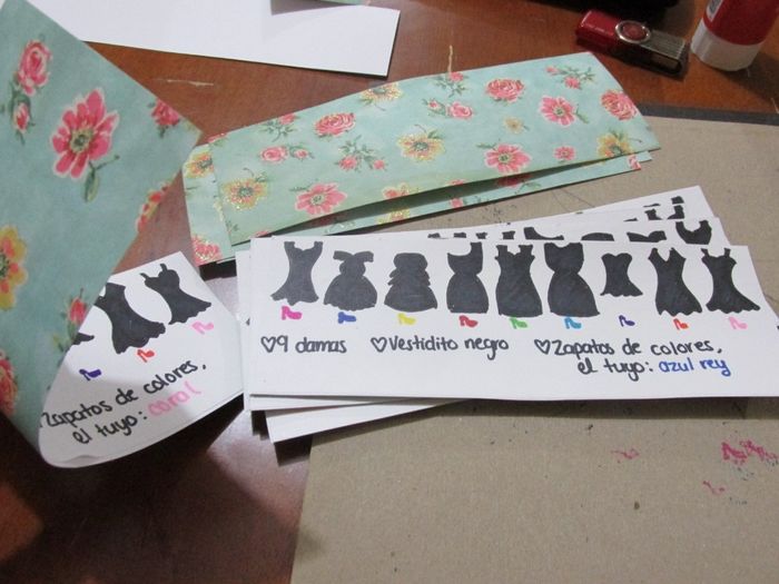 Papelitos recortados en cartonsillo lindo