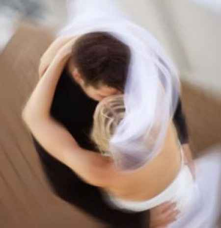 novios bailando