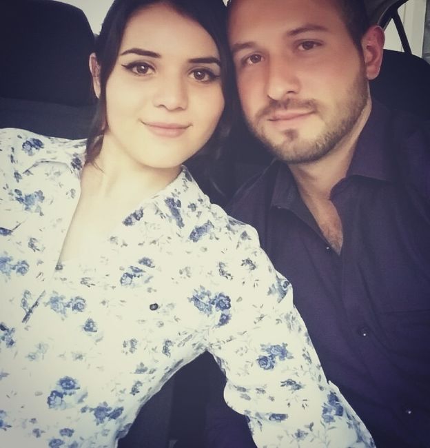 Fotos con su prometido.. - 1