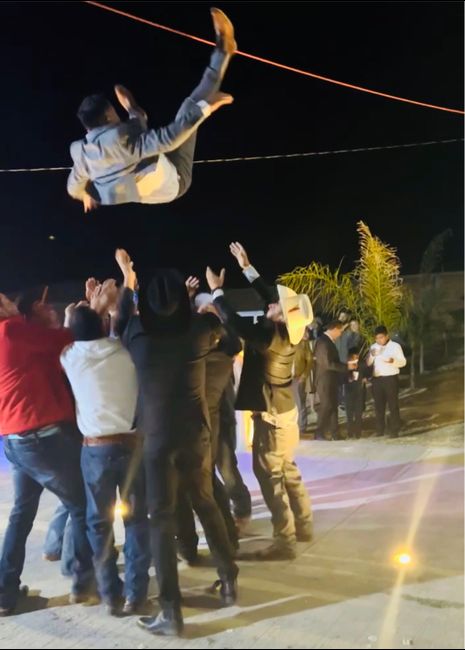 Bodas reales 2022: Postea tu foto más divertida de boda 16