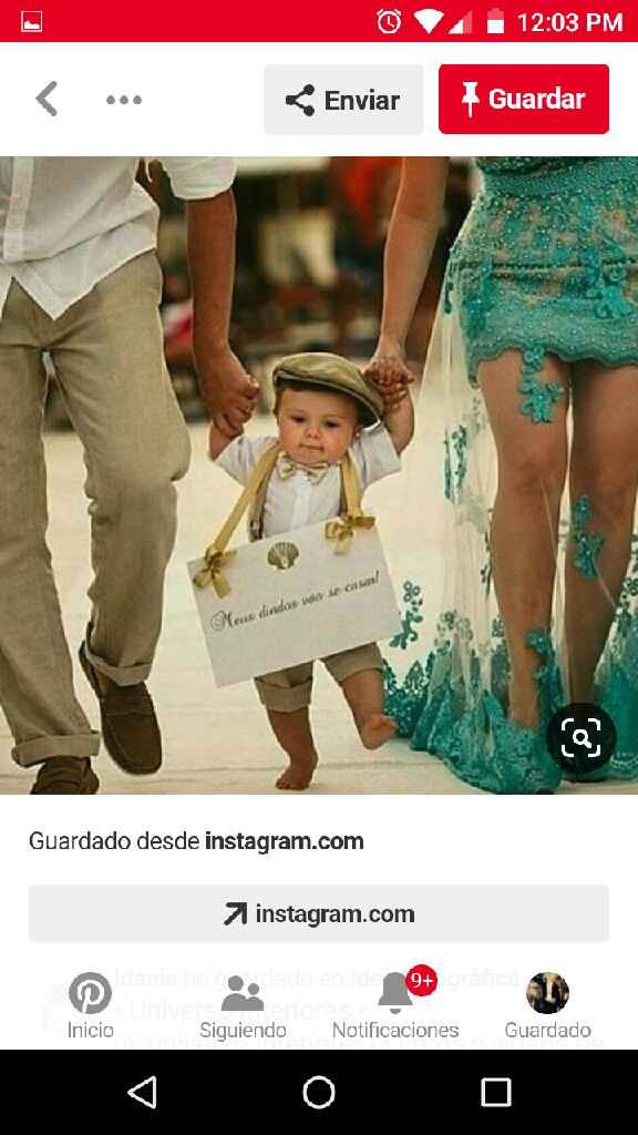 Pajes con letreros en la ceremonia ? - 1