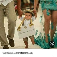 Pajes con letreros en la ceremonia ? - 1