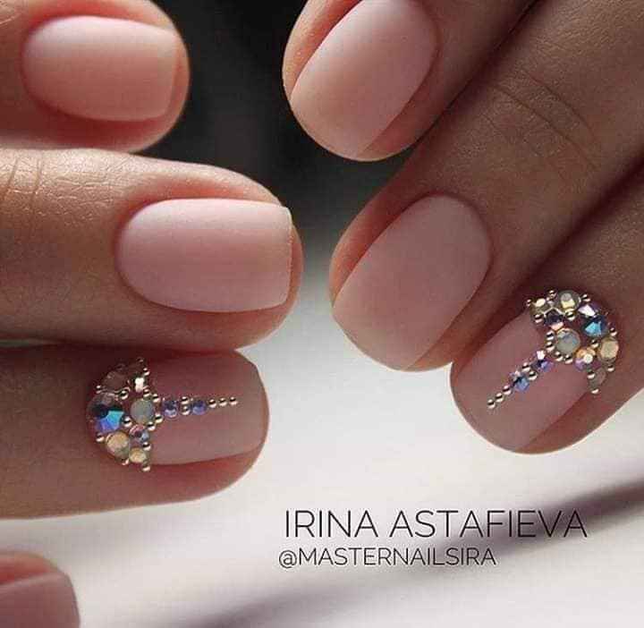 Modelo de uñas 💅🏻 - 1