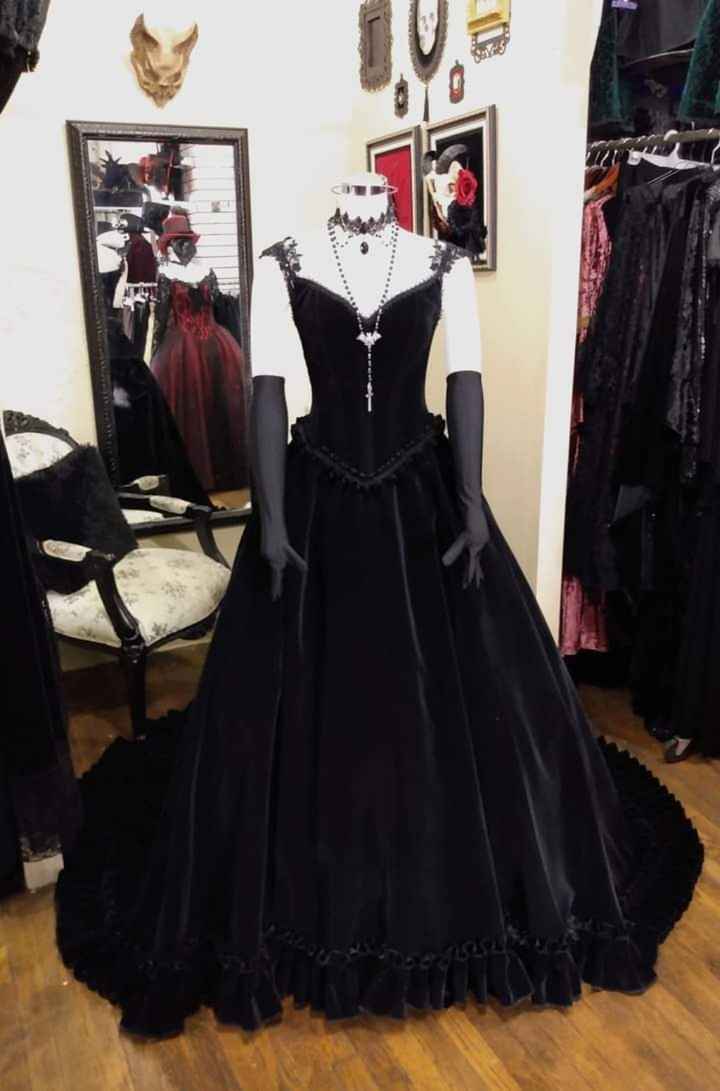 Nuestra boda gotica🖤 - 3