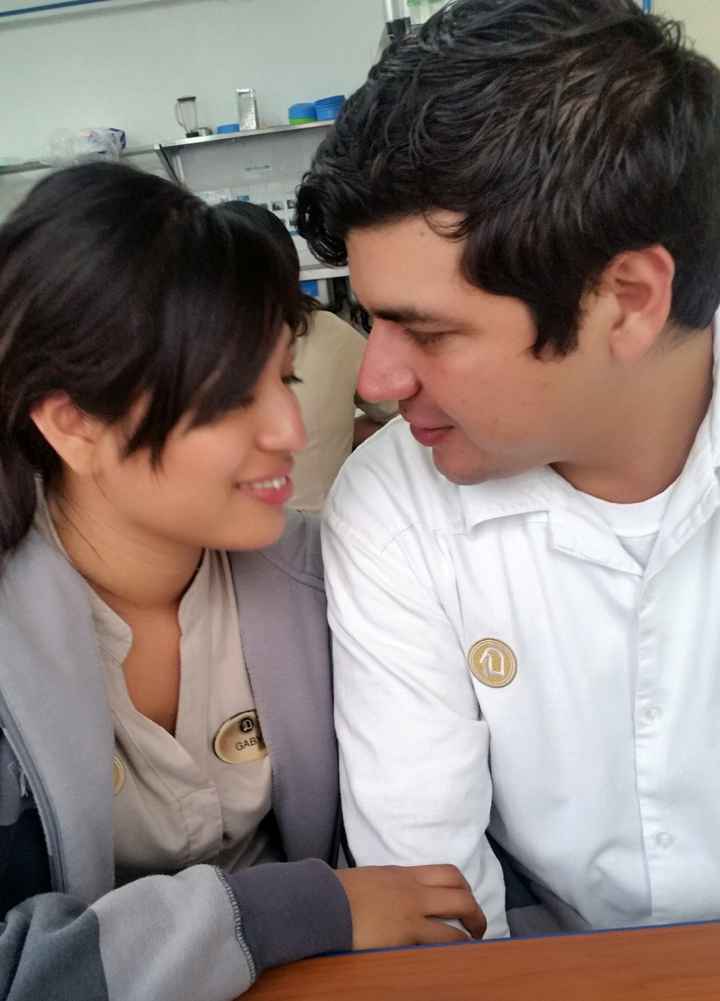 poco antes de que nos hiciéramos novios, jaja nos empezabamos a enamorar le encantaba intimidarme, u