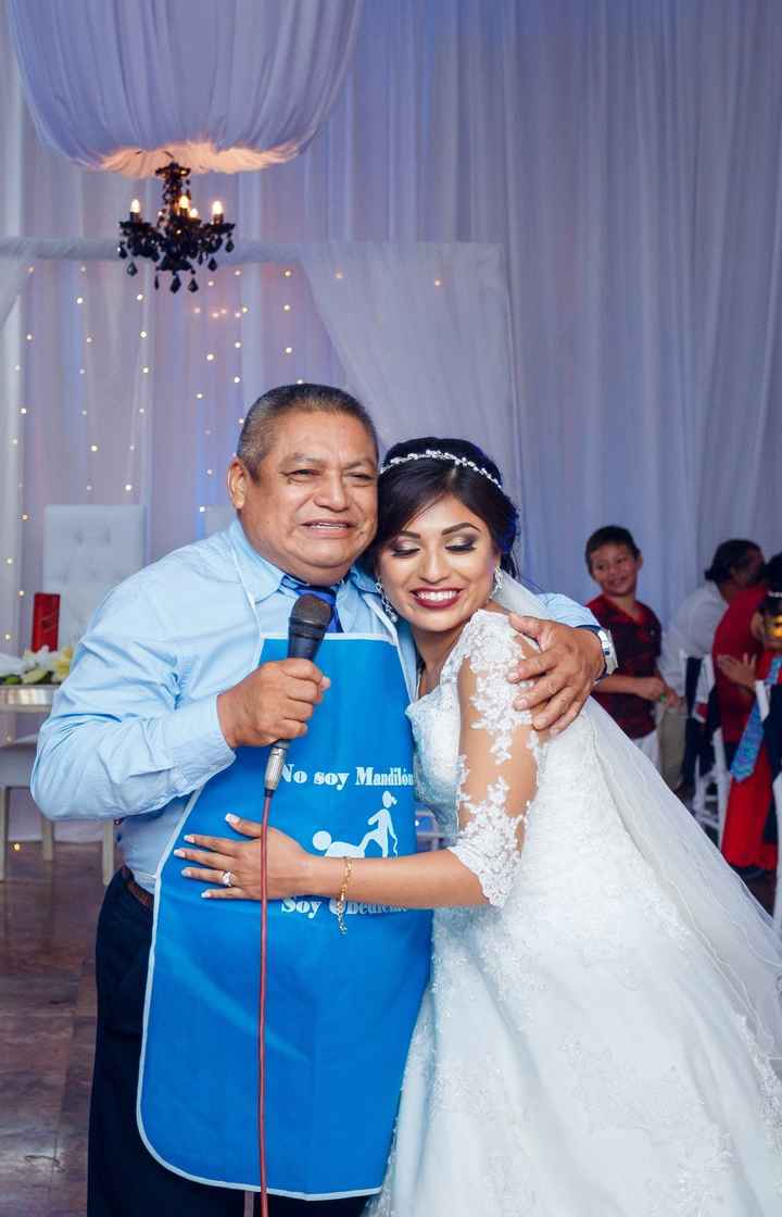 mi papa con su mandil jajaj