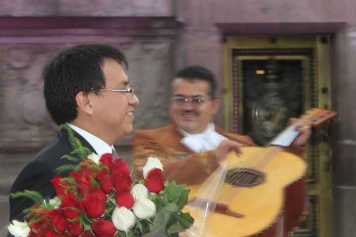 llego el novio!