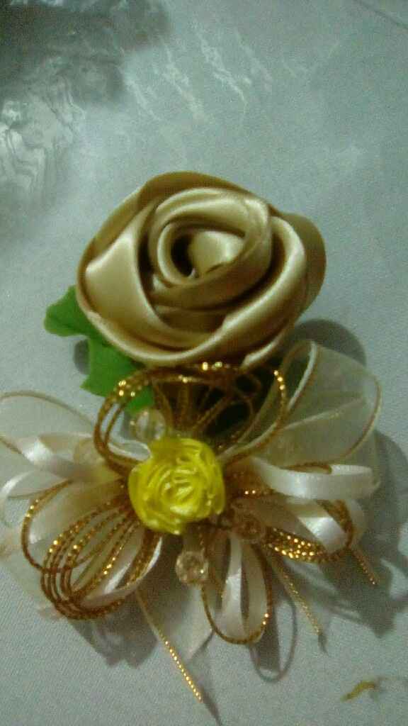 ¿De qué color es el boutonniere de tu FM? - 1