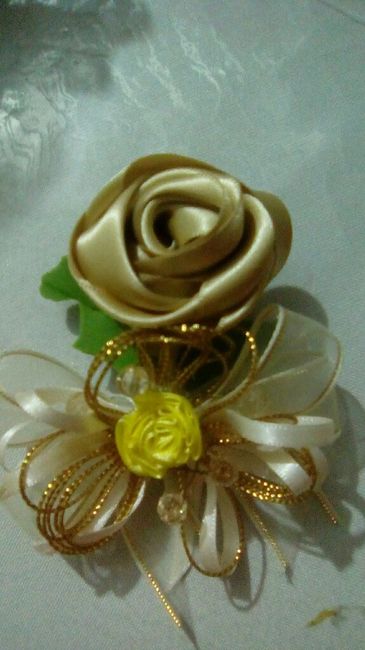 ¿De qué color es el boutonniere de tu FM? - 1