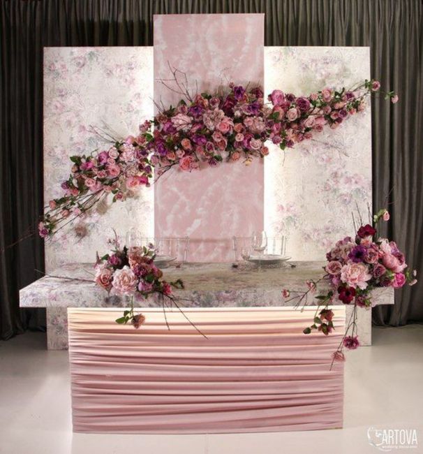 Mesa principal/sweetheart table/headtable en tonos rosas 💕🍓💓 6