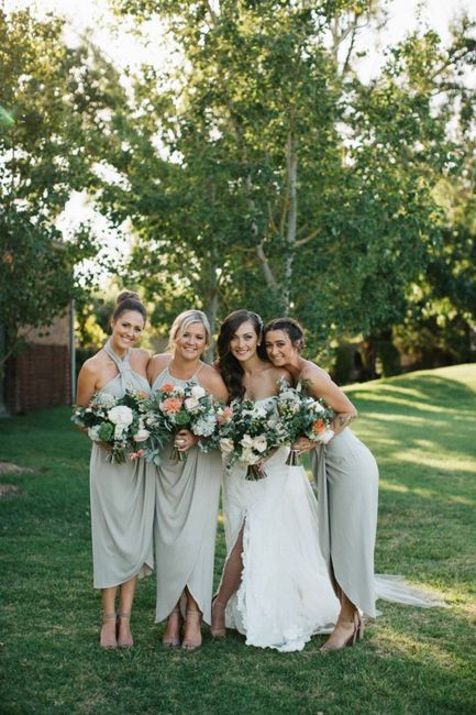 Peach y sage green wedding-moodboard 16