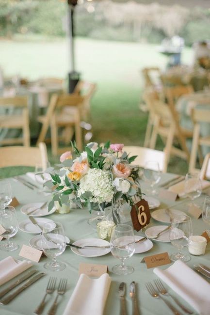 Peach y sage green wedding-moodboard 21