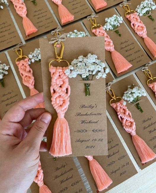 Peach y sage green wedding-moodboard 40