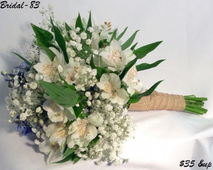 Inspo ramos blancos para la ofrenda de la Virgen 3