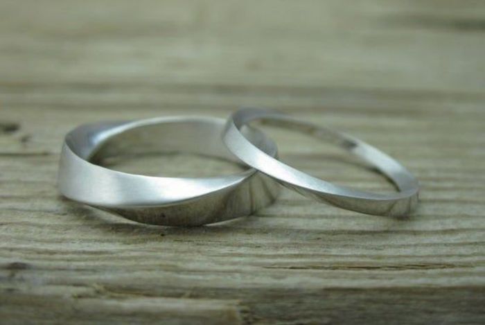 Inspo argollas de matrimonio "mobius" 6
