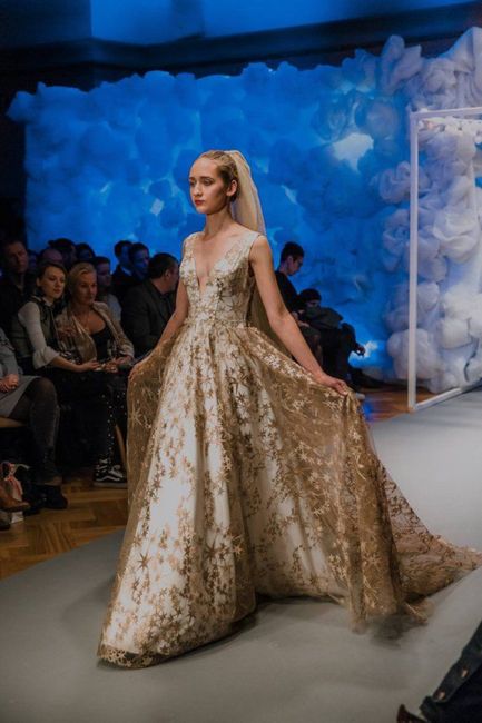 Inspo-vestidos con tonos/toques bronce 4
