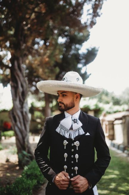 Inspo- Novios con sombrero 1