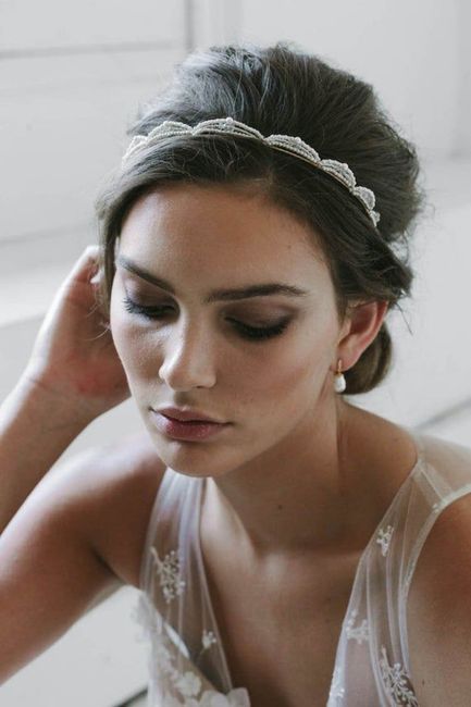 Inspo-descubre la tiara de novia que mejor encaja con tu estilo en 2022 15