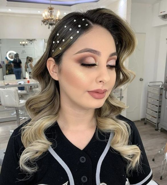 Inspo-euphoria: Maquillaje y Peinado con gemas 6