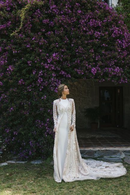 Inspo/bridal fashion week: Velos estilo bridal coat-cape. 1