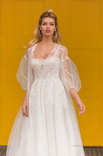Inspo/bridal fashion week: Velos estilo bridal coat-cape. 5