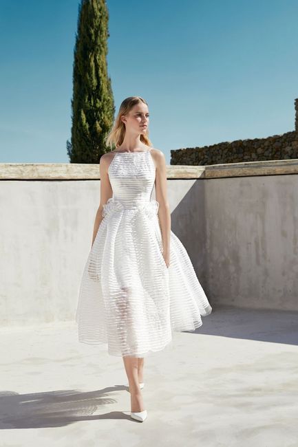 Juego/inspo Bridal fashion week: This or that- cover-up 1