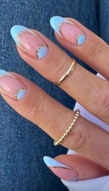 [Inspo] 5 diseños de uñas metálicos y con glitters 3