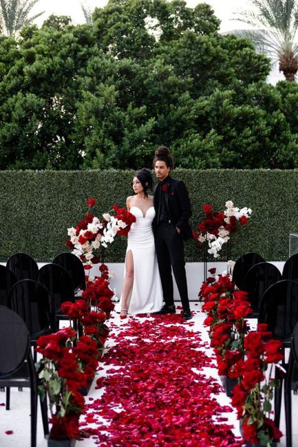 Boda blanco y negro con rosas rojas. ¿creepy, elegante o simplemente no? 12