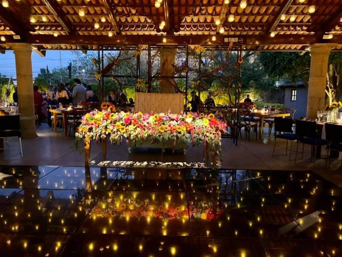 6 ideas de decoración con flores blancas para la mesa de novios ¡Descúbrelas!👇 19