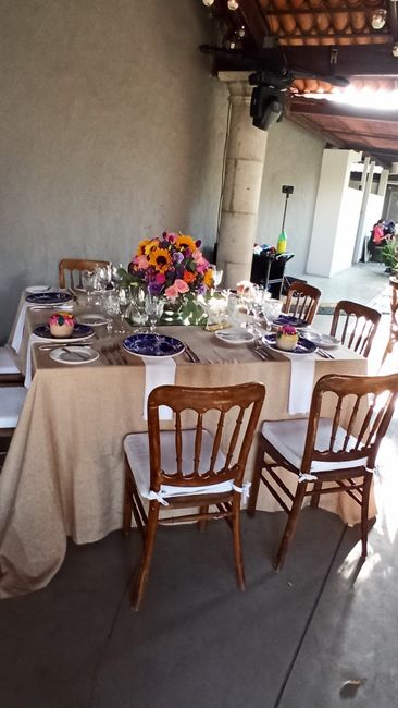 Encuentra los mejores proveedores de renta de sillas y mesas para boda 🪑 7