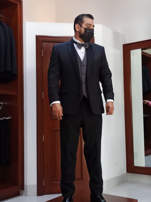 Tu pareja te acompaña a comprar tu traje/vestido....👗🕴️ 6