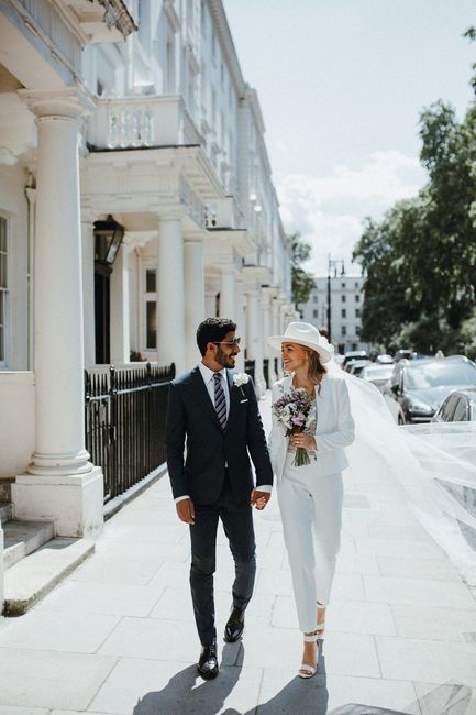 ¿Con cuál look te casarías en tu ceremonia civil? 👰🏻‍♀️✍🏻🤵🏻‍♂️ 5