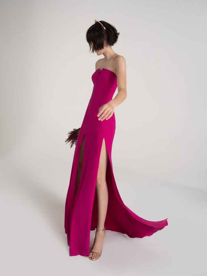 Damas en el color del año 2023: Viva Magenta - 2