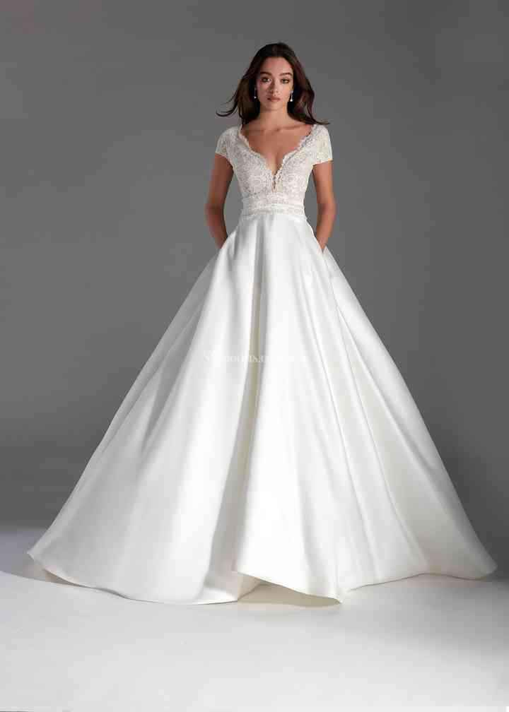 Un look de novia para cada estilo de boda en 2023 - 6