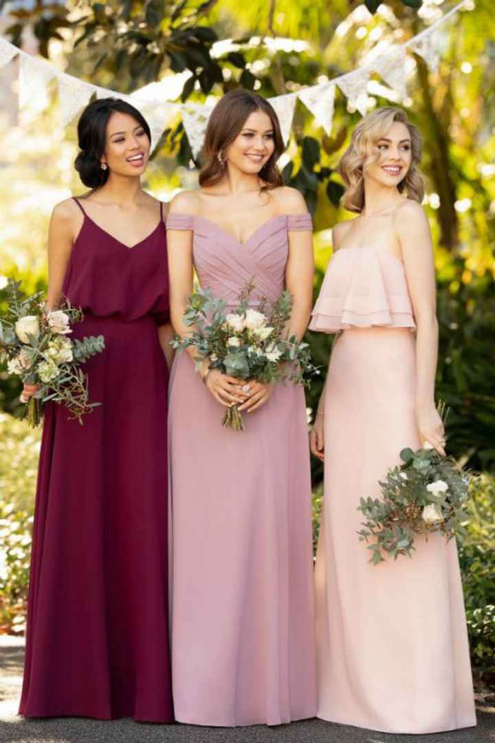 Color de vestido de damas.😥 - 2