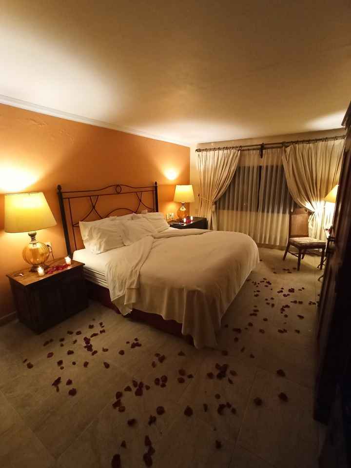 ¿Qué tipo de noche de bodas te gustaría tener? ❤️‍🔥🔥 - 1
