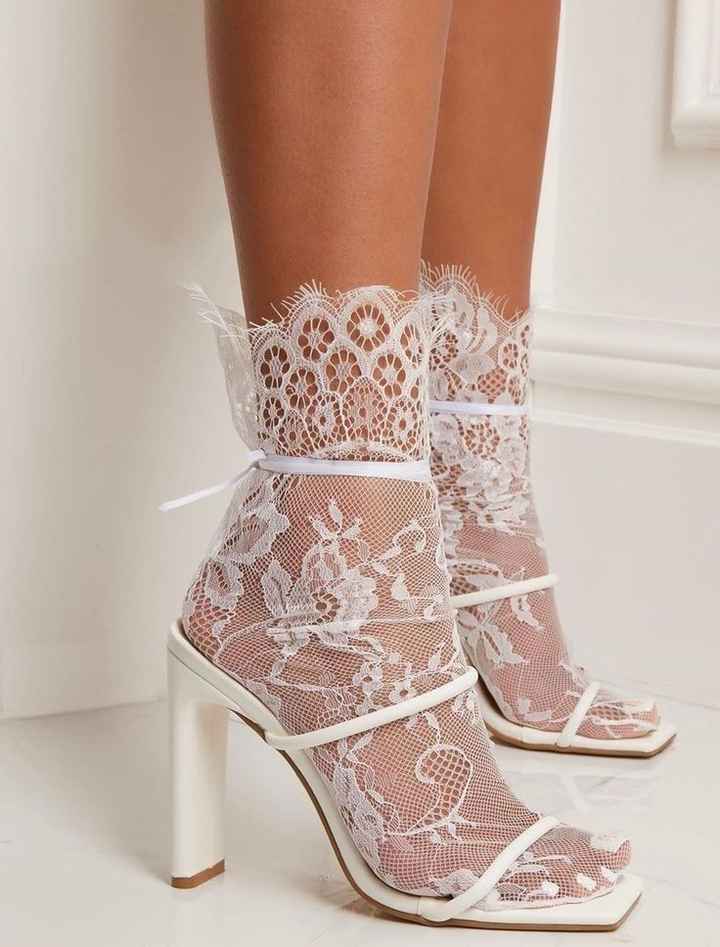 Medias decoradas para tu look nupcial ¿si o no? - 6