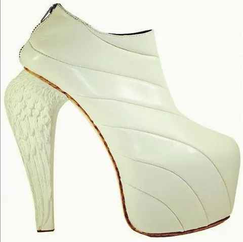 Yo nunca nuca ... me pondría esos zapatos - 1