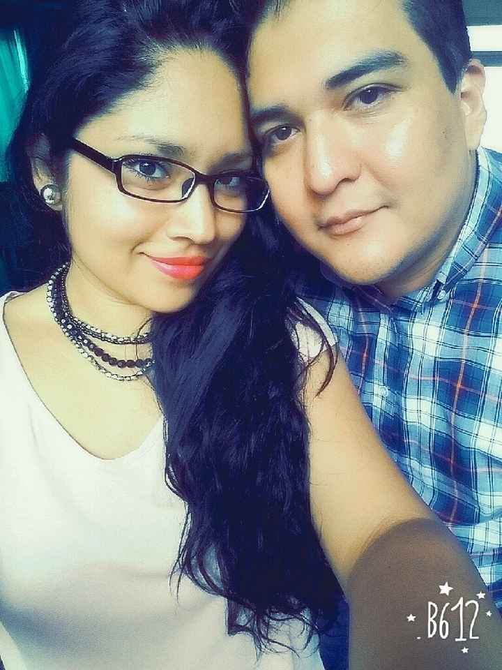 Fotos con su prometido.. - 1