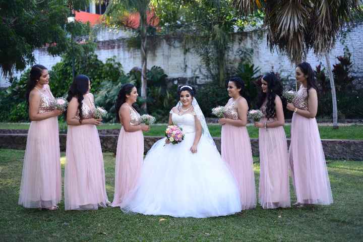 Familia y padrinos del mismo color - 2