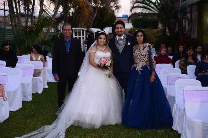 Familia y padrinos del mismo color - 3