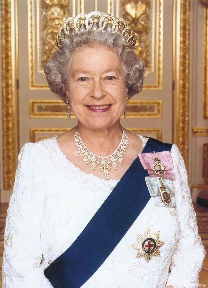 6. La Reina Isabel