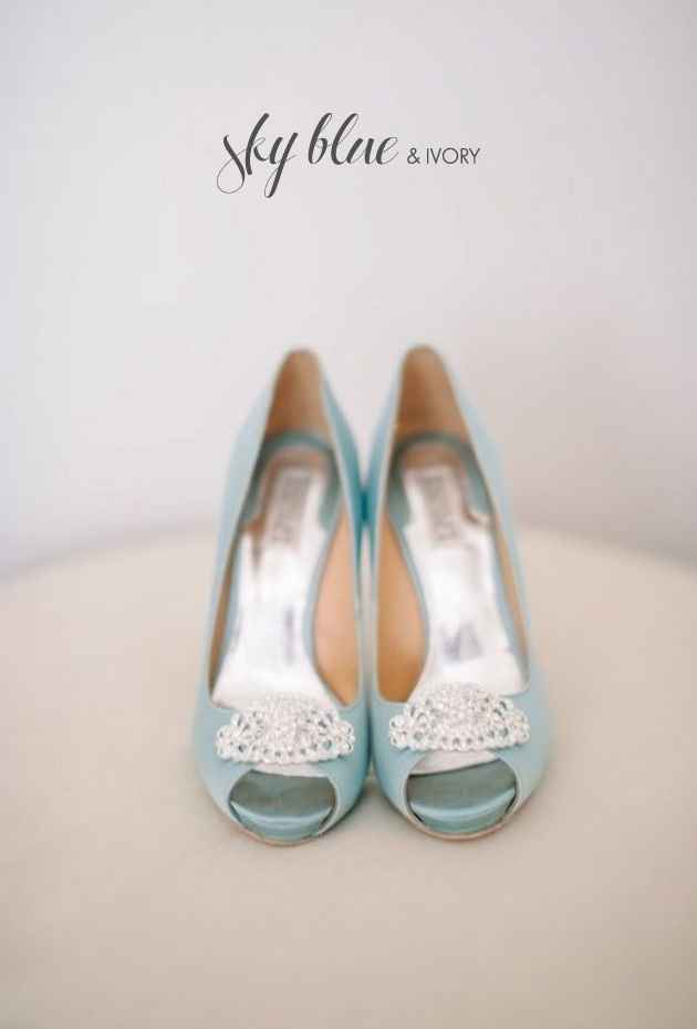 Zapatos "algo azul"
